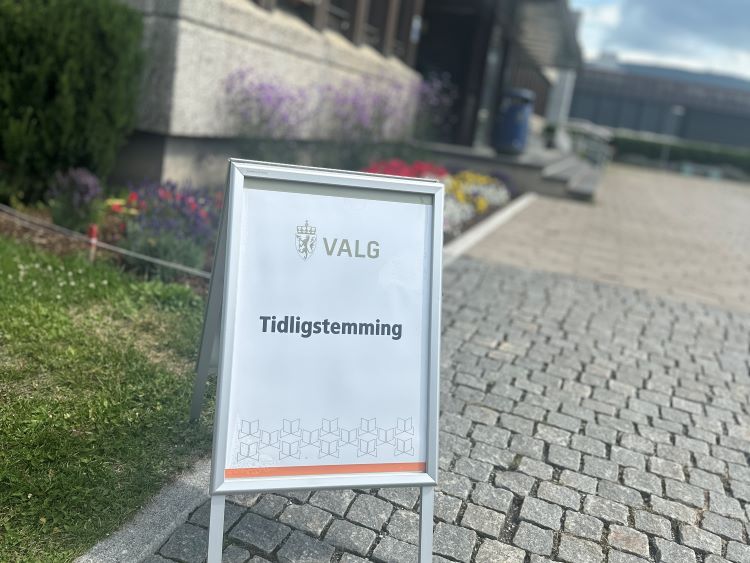Nå kan du tidligstemme på rådhuset frem til 8. august - Lier kommune